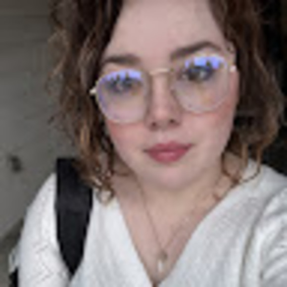 Profile Picture of Kate Renka (@katerenka) on Poshmark