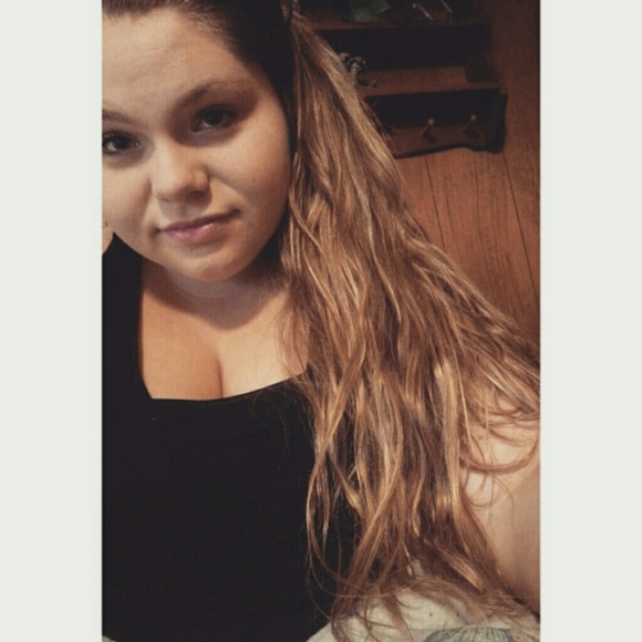 Profile Picture of Danielle Malik (@malik_daniellle) on Poshmark