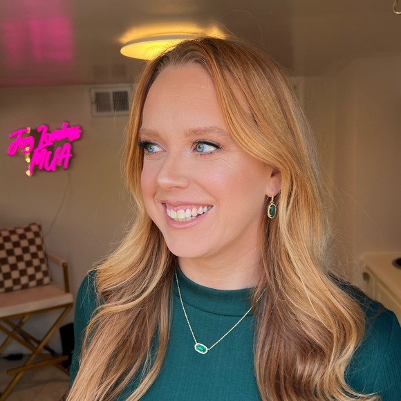 Profile Picture of Amanda Tindall (@anasmom2011) on Poshmark