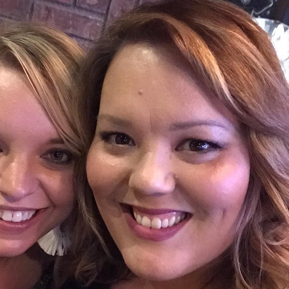 Profile Picture of Jen Holdener (@jbholdener) on Poshmark