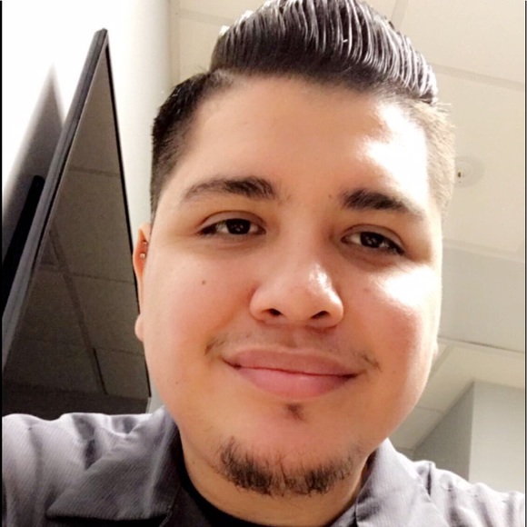 Profile Picture of Erick Bahena (@e_bahena) on Poshmark