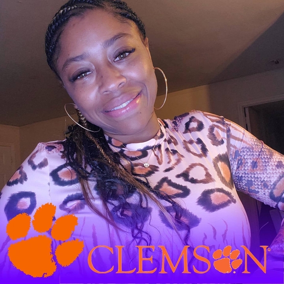 Profile Picture of Jamille Reid (@ffijamille) on Poshmark