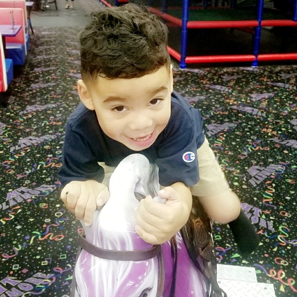 Profile Picture of Adrian Williams (@williams512) on Poshmark