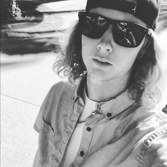 Profile Picture of Allen Clark (@allen_clark) on Poshmark