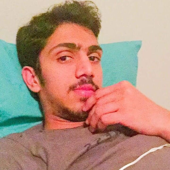 Profile Picture of Umer Khan (@umer_khn) on Poshmark