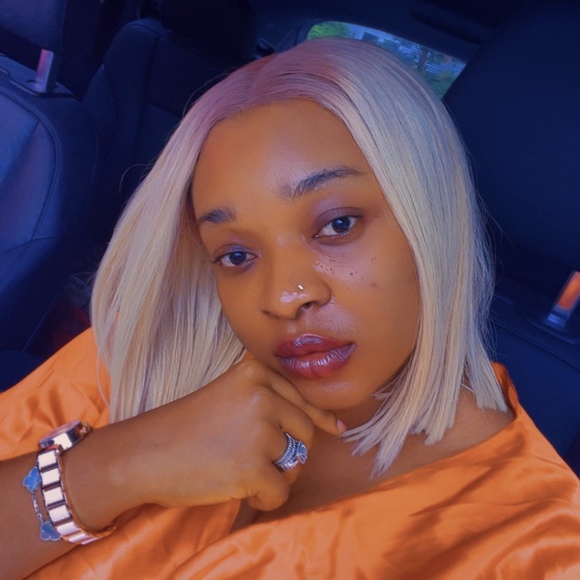 Profile Picture of Chinenye Udenna (@chinenyeudenna) on Poshmark