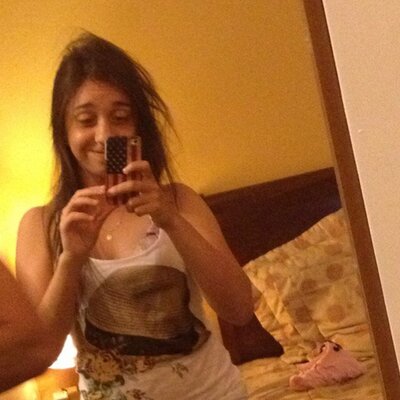 Profile Picture of Julia Bellon (@jubellon_) on Twitter