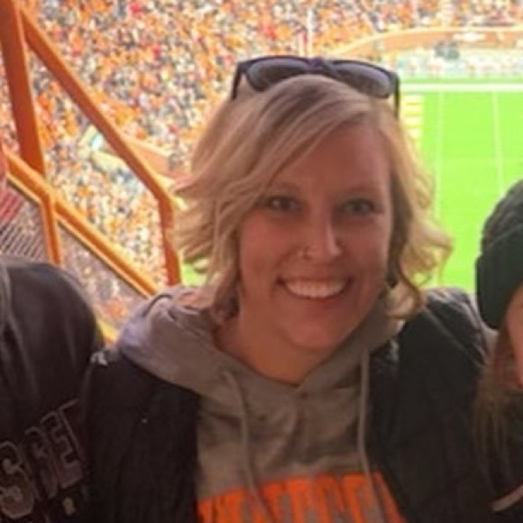 Profile Picture of Mary Sexton (@momof2kbs) on Poshmark