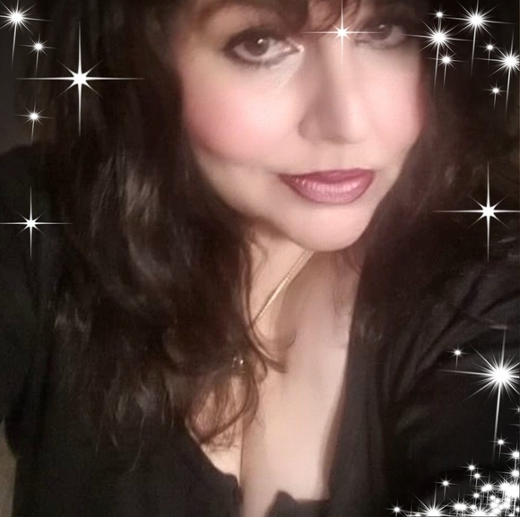 Profile Picture of Bettina Dinardi (@bettinad34) on Poshmark