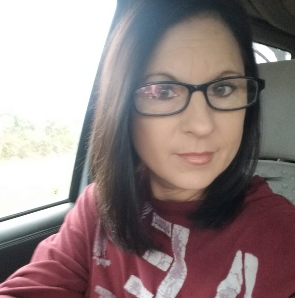 Profile Picture of Jennifer Mccranie (@jennifermccrani) on Poshmark
