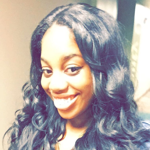 Profile Picture of Shadae Campbell (@shadae_camp) on Poshmark