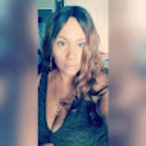 Profile Picture of Amanda Chambers (@amandachambe968) on Poshmark