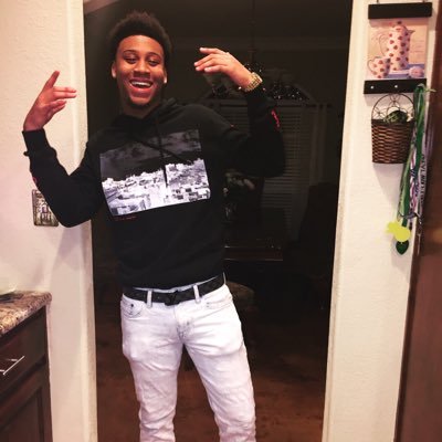 Profile Picture of Evan Watson (@EvanWatson18) on Twitter