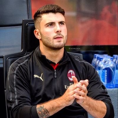 Profile Picture of ميلان (@AhmedAggoun5) on Twitter