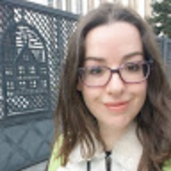 Profile Picture of Pauline Perot bonnell (@paulinedeplume) on Poshmark