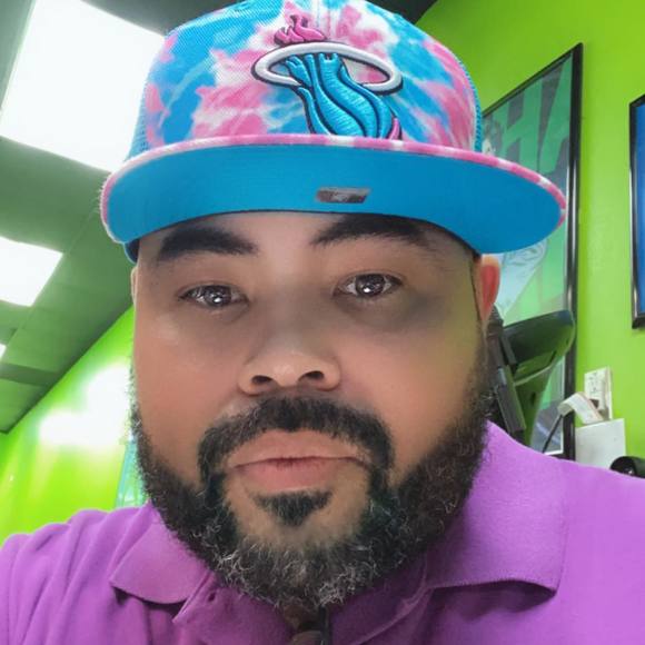 Profile Picture of Mike Battle (@mikebattle) on Poshmark