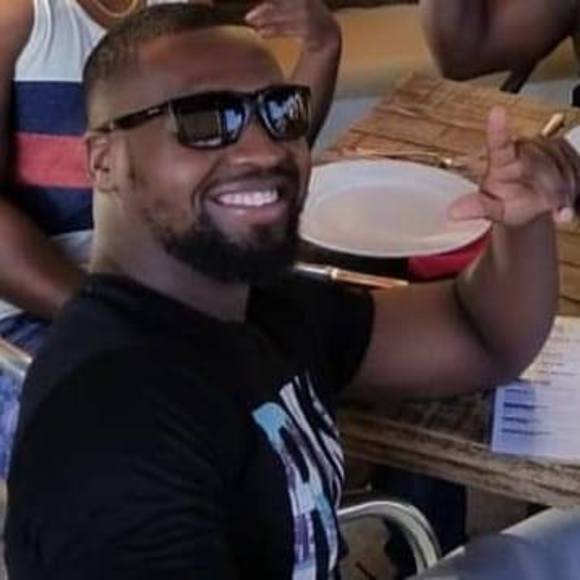 Profile Picture of Hercules Zeus (@wilgimps12) on Poshmark