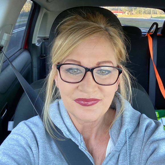 Profile Picture of Paula Corbett (@paulacorbett) on Poshmark
