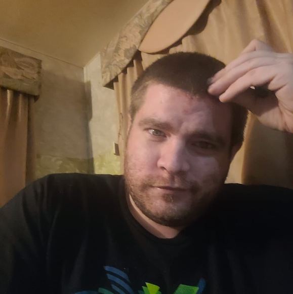 Profile Picture of Kevin Throckmorton (@kevinthrockmort) on Poshmark