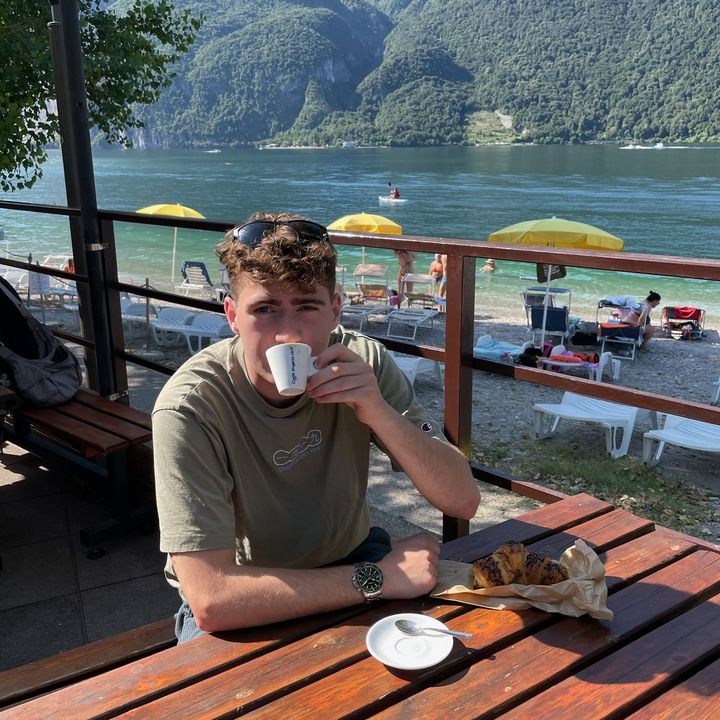 Profile Picture of Robin limacher (@bonjornoregazziregazza) on Tiktok