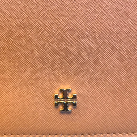 Profile Picture of Gail Cypress (@gailsavarese) on Poshmark