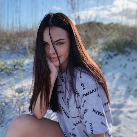 Profile Picture of Justa Krasauskaite (@justa_k) on Poshmark