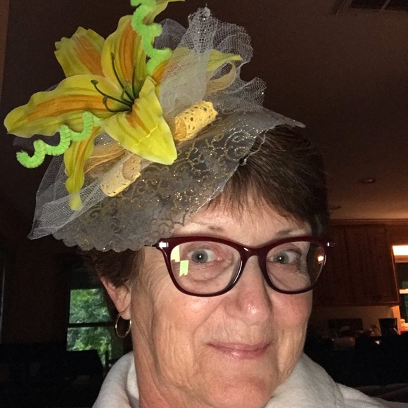 Profile Picture of Cristine Holstrom (@cph_21) on Poshmark