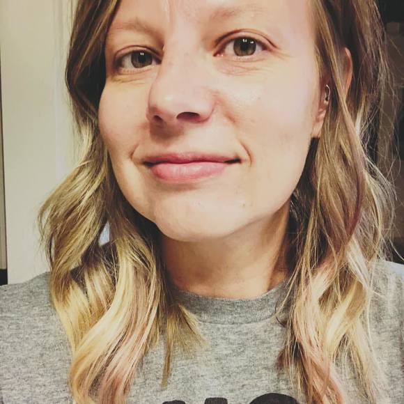 Profile Picture of Autumn Wallace (@alw084) on Poshmark
