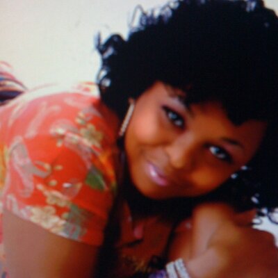Profile Picture of Robin Mcfadden (@makeupboo2) on Twitter
