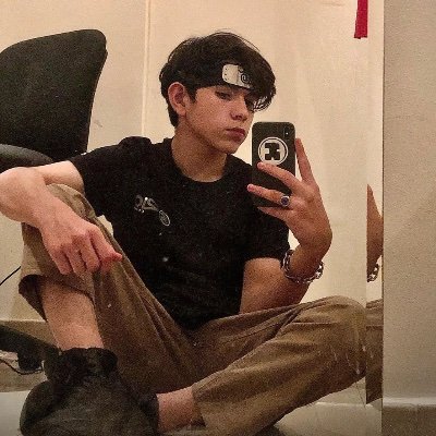 Profile Picture of Julio Robledo (@Angel_qw99) on Twitter