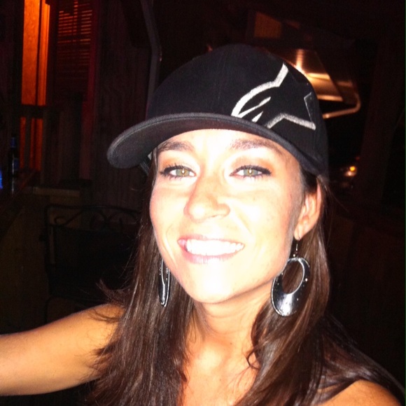 Profile Picture of Candice Pyle (@candice81) on Poshmark