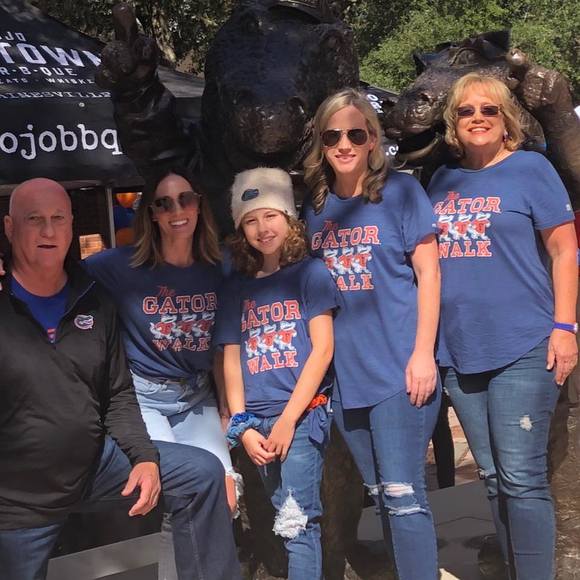 Profile Picture of Andrea Bedenbender (@bedenbendera) on Poshmark