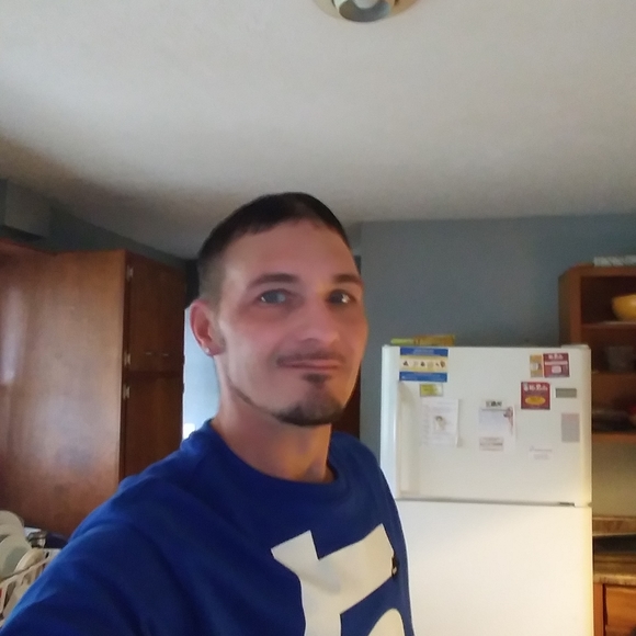 Profile Picture of Domonic Mccomis (@domonicmccomis) on Poshmark