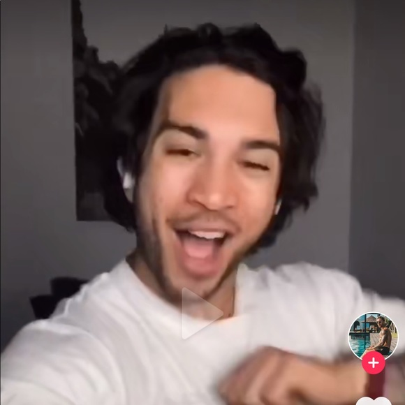 Profile Picture of Mitch Miller (@mitch91miller) on Poshmark