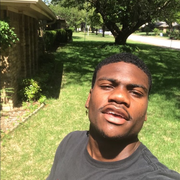 Profile Picture of Arthur Armstrong jr (@aarmstrong22) on Poshmark