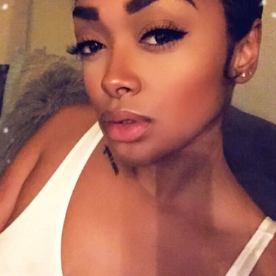 Profile Picture of Danielle Simone' (@DaniellesTheWay) on Twitter