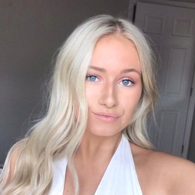 Profile Picture of Jules (@julialees_) on Twitter