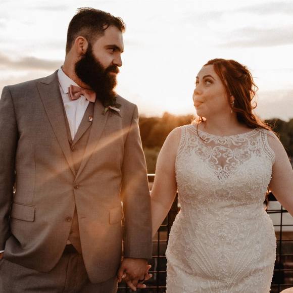 Profile Picture of Amanda Chapman (@a_chap92) on Poshmark