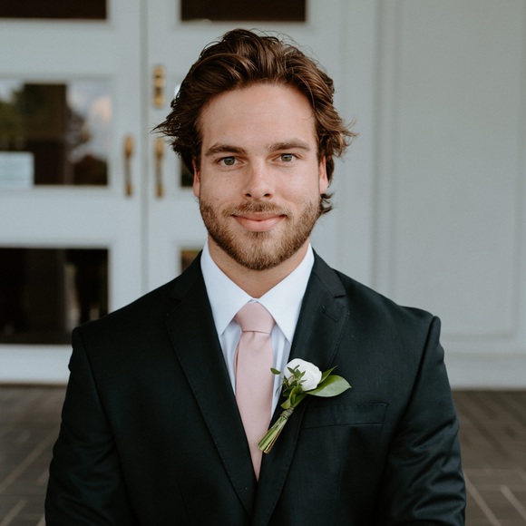Profile Picture of Austin Keefe (@austin_keefe) on Poshmark