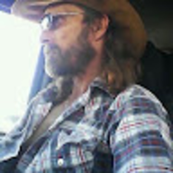 Profile Picture of Mark Hearld (@markhearld1967) on Poshmark