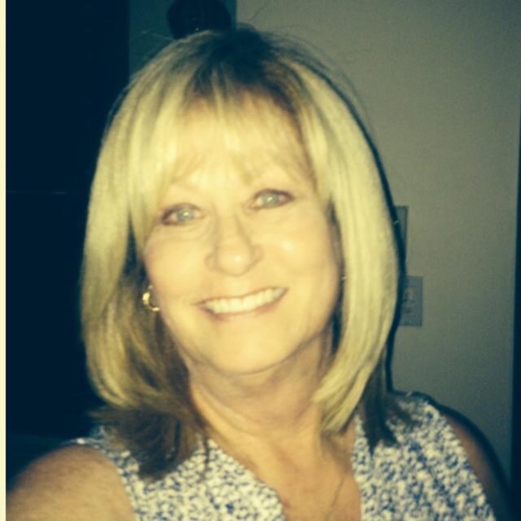 Profile Picture of Nancy Gow (@nancygee68) on Poshmark