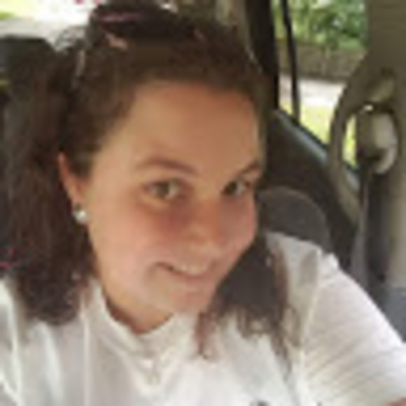 Profile Picture of Amanda Driggers (@amandagwhite91) on Poshmark