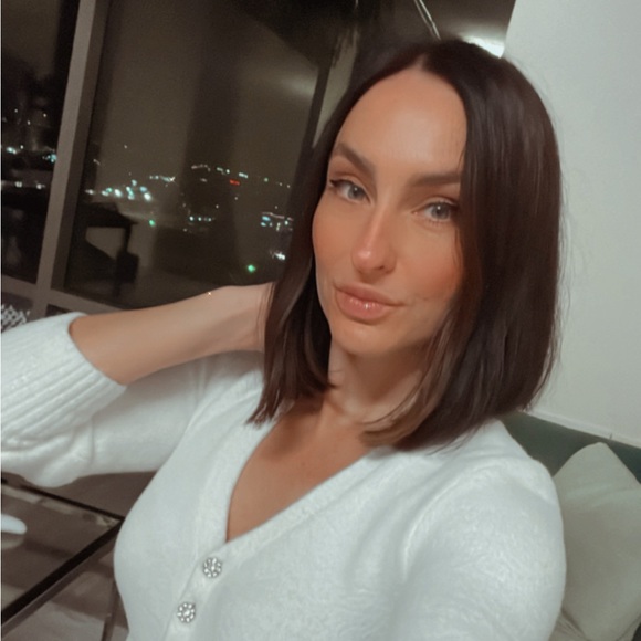 Profile Picture of Olga Voronina (@olga8820) on Poshmark