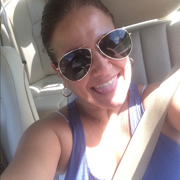 Profile Picture of Janet Perez (@gonzalez70) on Poshmark