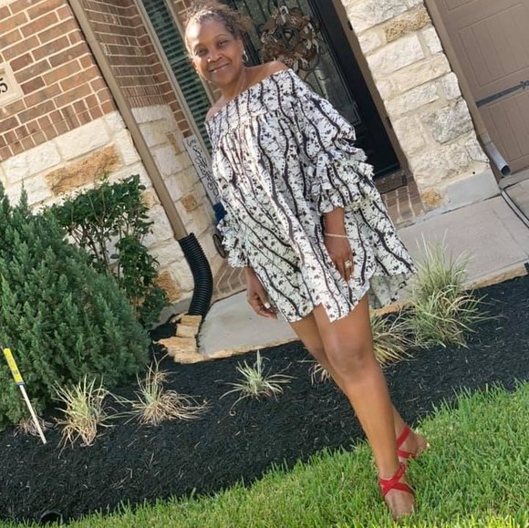 Profile Picture of Kathie Alexander-derry (@kathiederry) on Poshmark