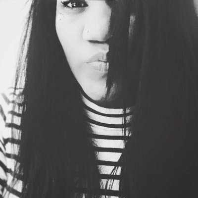 Profile Picture of Janet Speight (@Dammit__janett) on Twitter