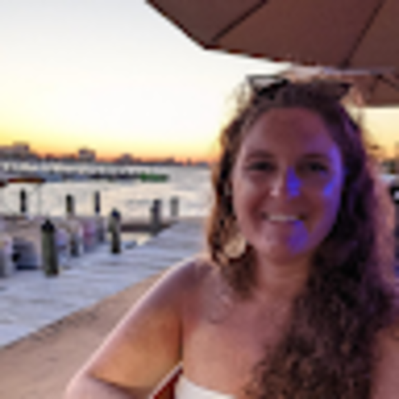 Profile Picture of Allie Nunnelley (@anunnelley23) on Poshmark