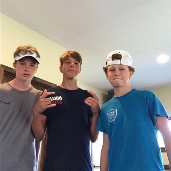 Profile Picture of Brandon Eury (@brandoneuryy) on Poshmark