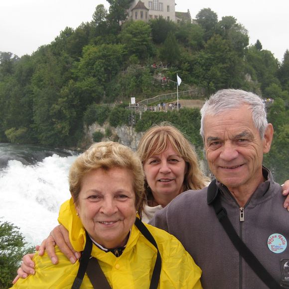 Profile Picture of Danièle Bouchard (@danou2604) on Poshmark