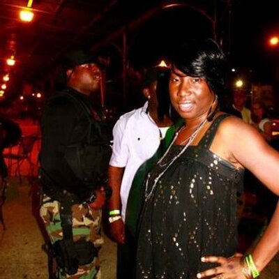 Profile Picture of Yolanda Davis (@77fastblack) on Twitter